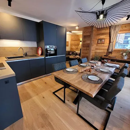 Appartement Cosy, 2 Suites, Terrasse, Centre Les Gets - Fr-1-598-154 *